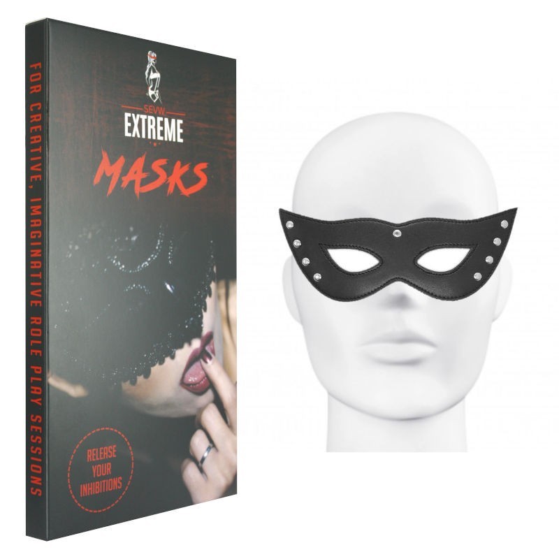 MASQUE NOIR CLOUTÉ EN FAUX CUIR